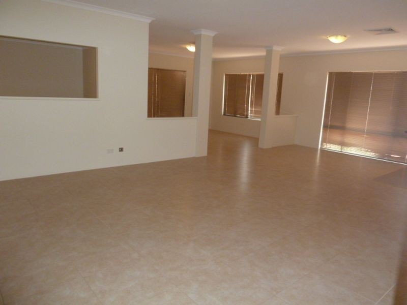 8 Philadelphia Parade, Canning Vale WA 6155