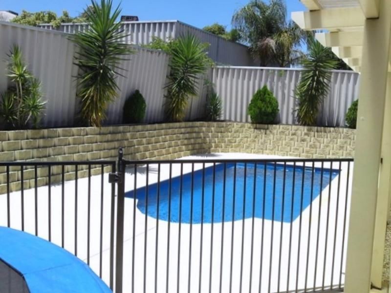 12 Marraboor Place, Success WA 6164