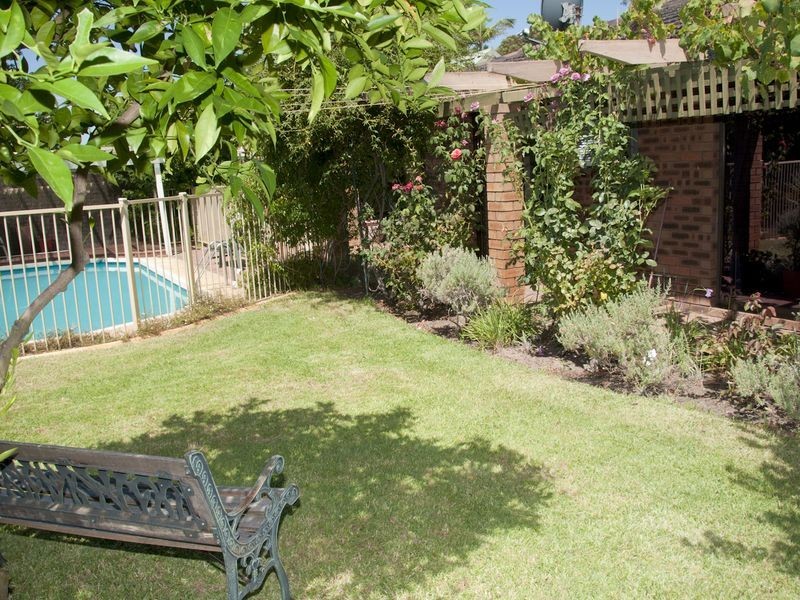 37 Sutherland Drive, Thornlie WA 6108