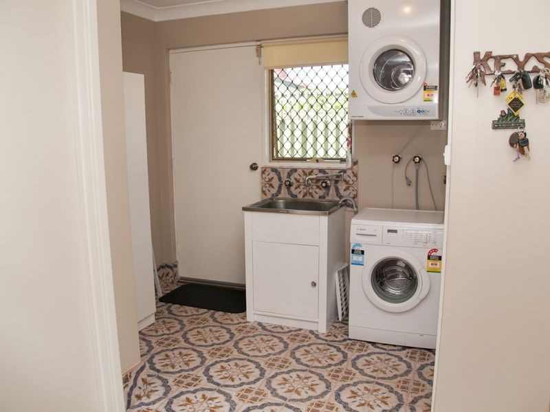 37 Sutherland Drive, Thornlie WA 6108