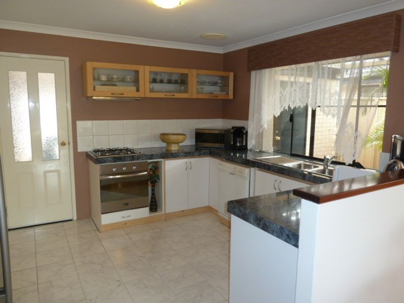 17 Waterlily CLose, Huntingdale WA 6110