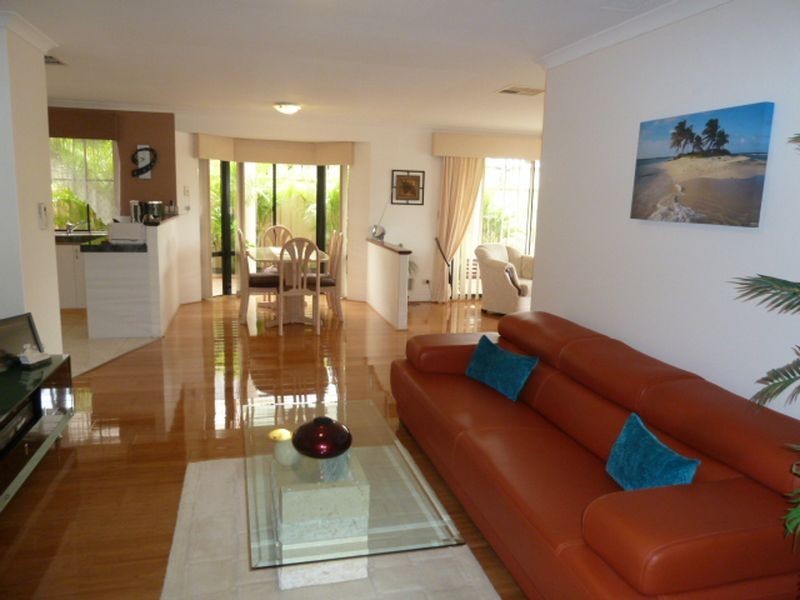 17 Waterlily CLose, Huntingdale WA 6110