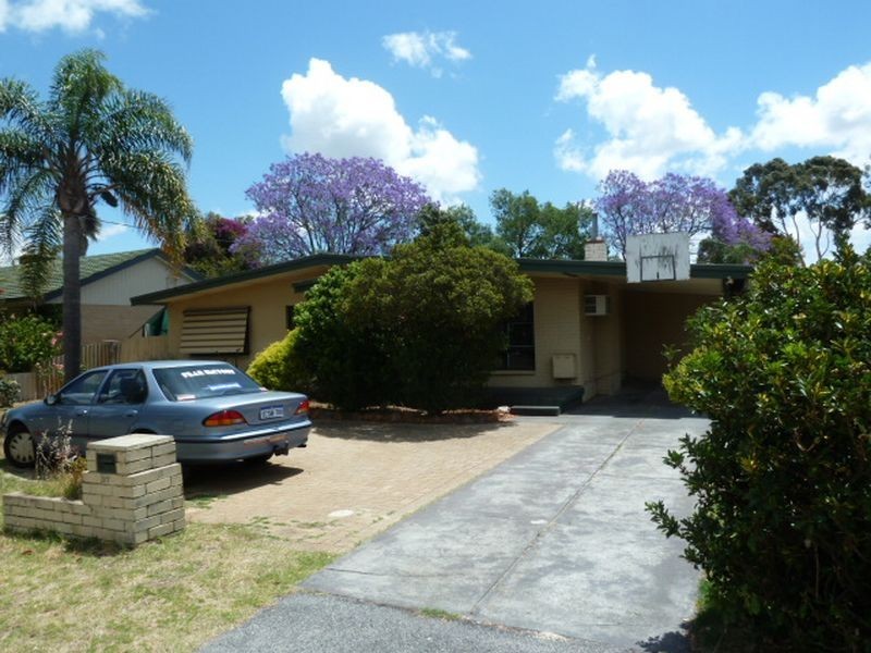 27 Coops Avenue, Thornlie WA 6108