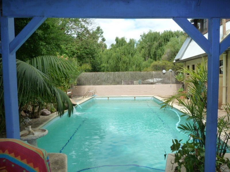 381 Lesmurdie Road, Lesmurdie WA 6076