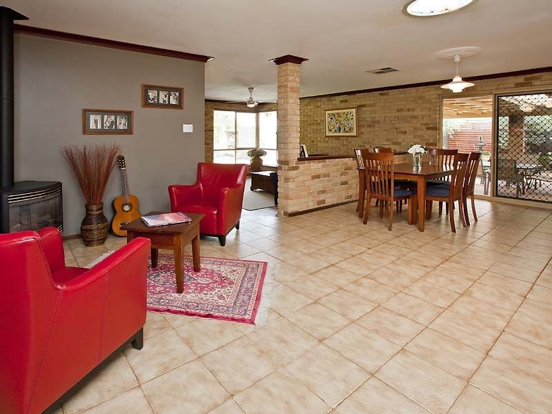 45 Discovery Drive, Thornlie WA 6108