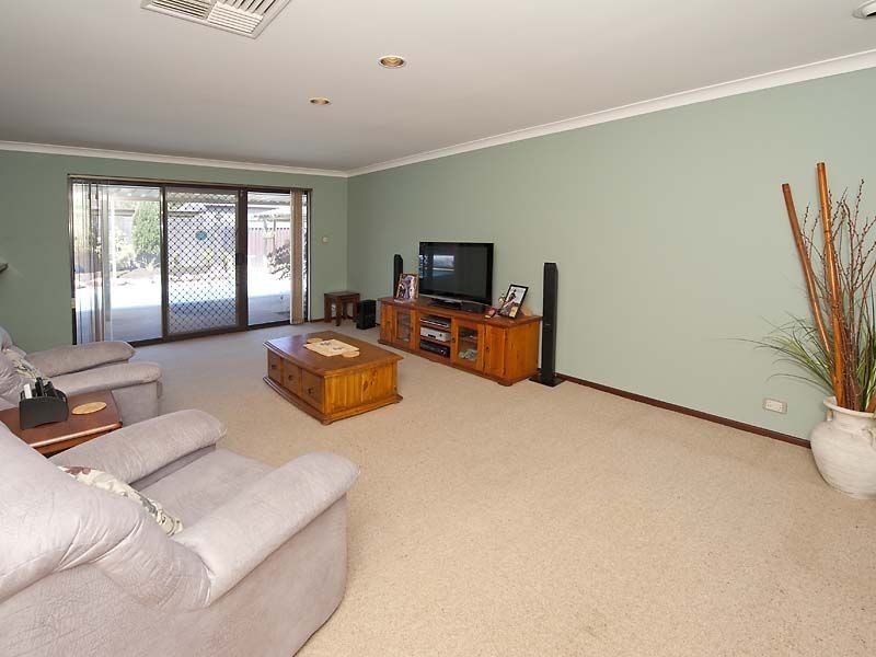 43 Rusthall Way, Huntingdale WA 6110
