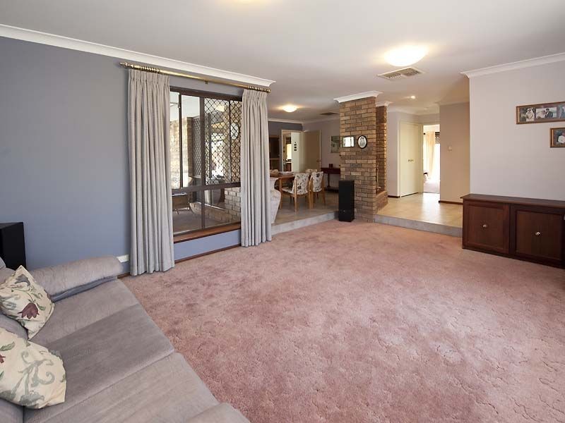 43 Rusthall Way, Huntingdale WA 6110