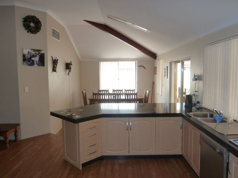 112 Campbell Road, Canning Vale WA 6155