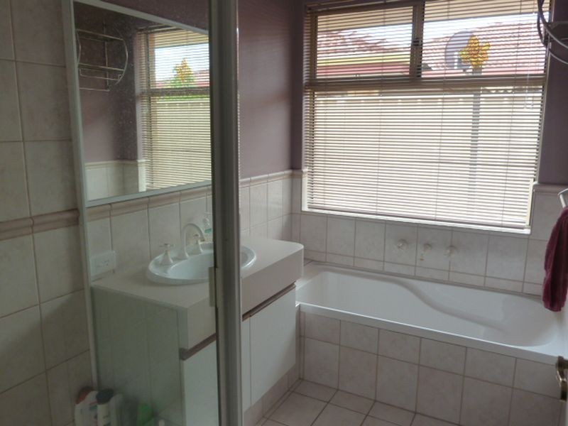 112 Campbell Road, Canning Vale WA 6155