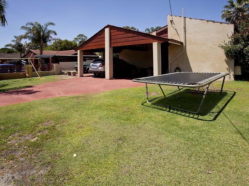 11 McLeish Place, Thornlie WA 6108