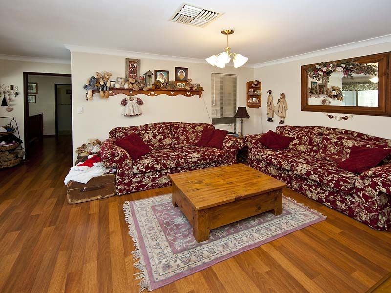 11 McLeish Place, Thornlie WA 6108