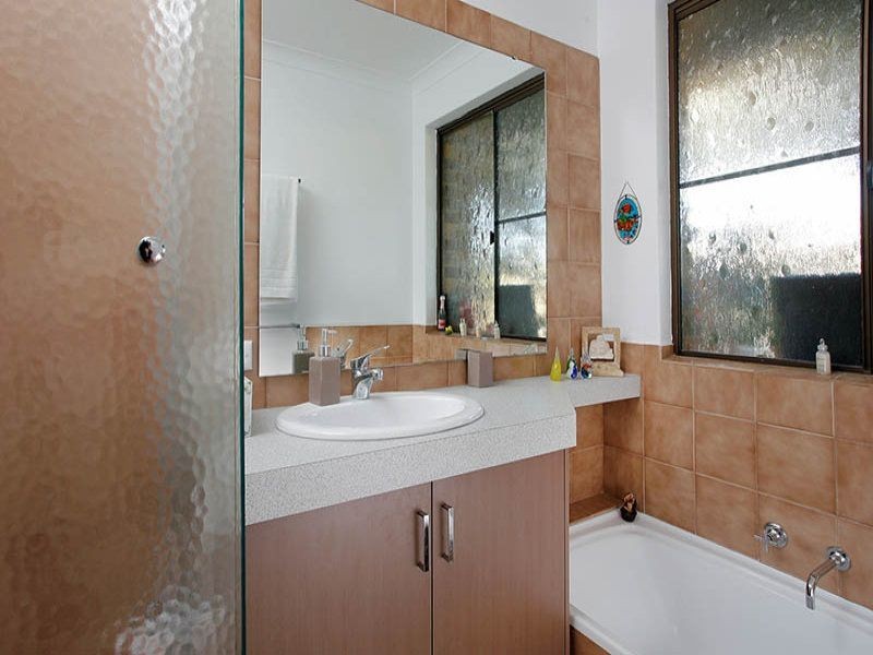 2 Crown Court, Thornlie WA 6108