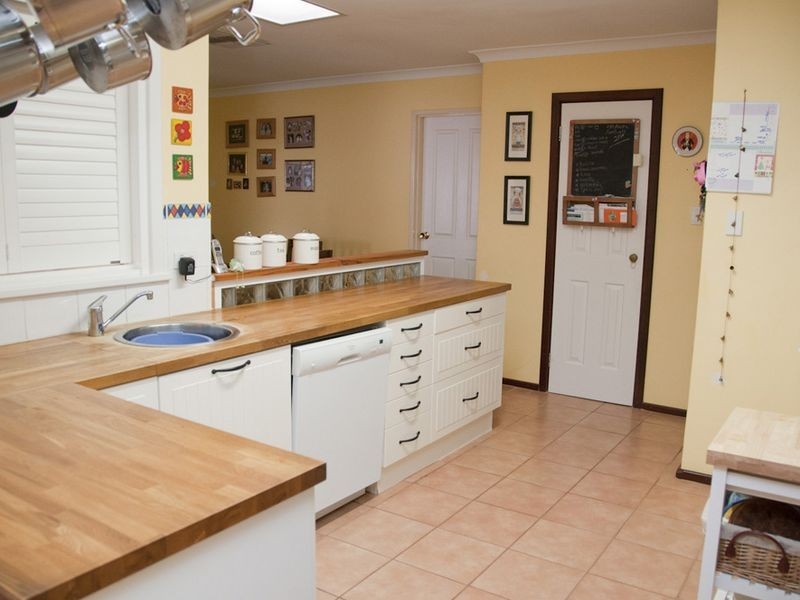 21 Rosemary Court, Huntingdale WA 6110