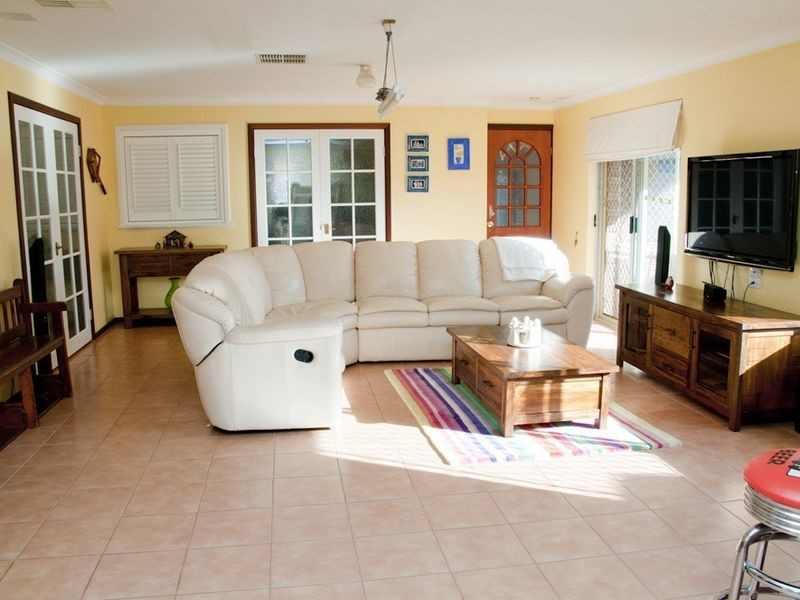 21 Rosemary Court, Huntingdale WA 6110