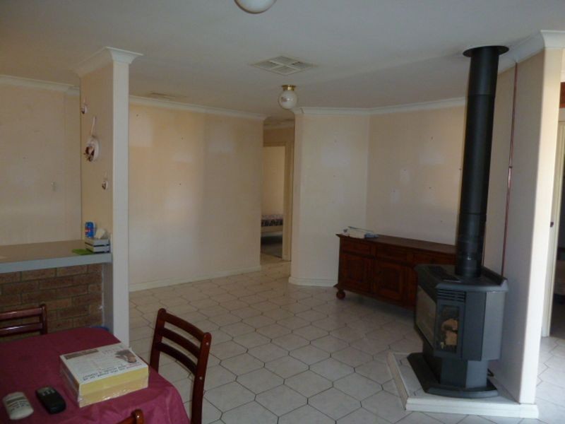 32 Sutcliffe Close, Seville Grove WA 6112