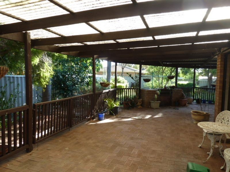 32 Sutcliffe Close, Seville Grove WA 6112