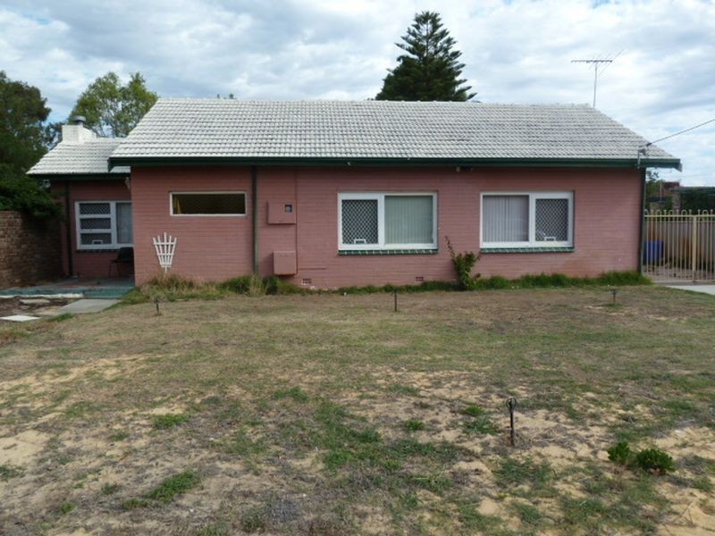 12 Bernice Way, Thornlie WA 6108