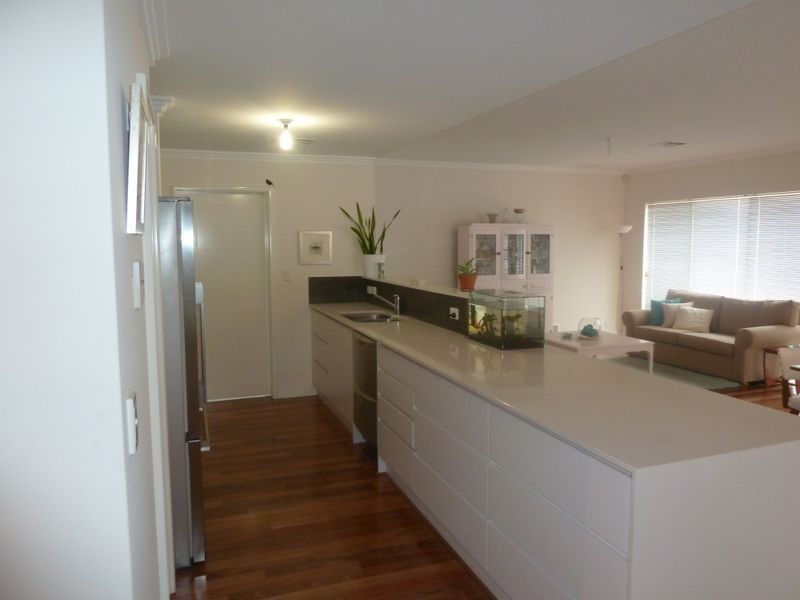 11 Amalfi Way, Canning Vale WA 6155