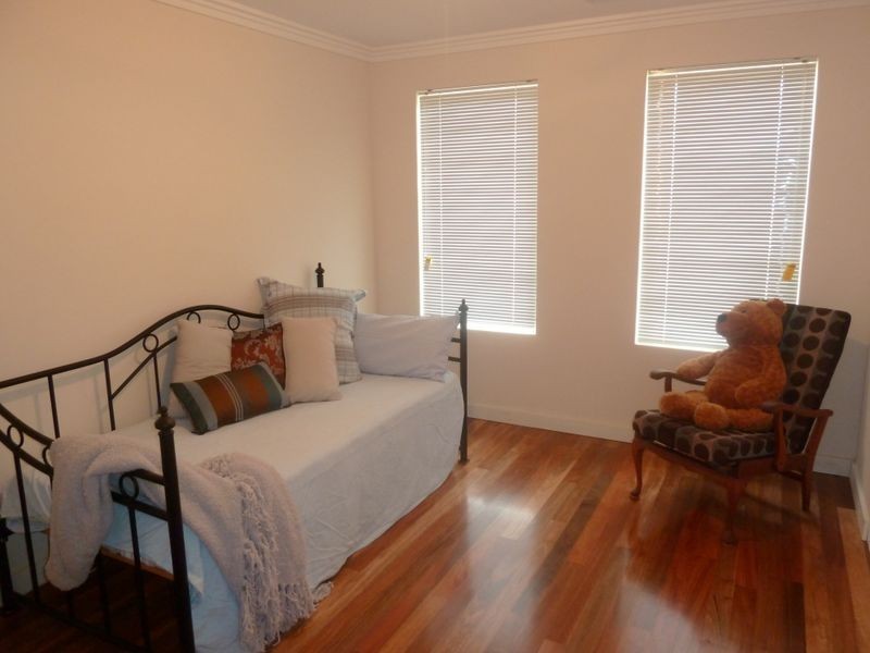 11 Amalfi Way, Canning Vale WA 6155