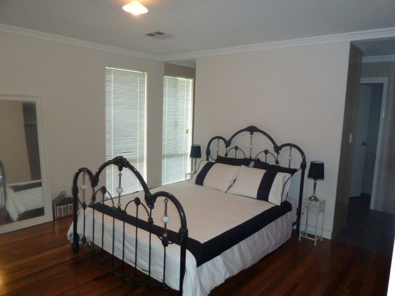 11 Amalfi Way, Canning Vale WA 6155