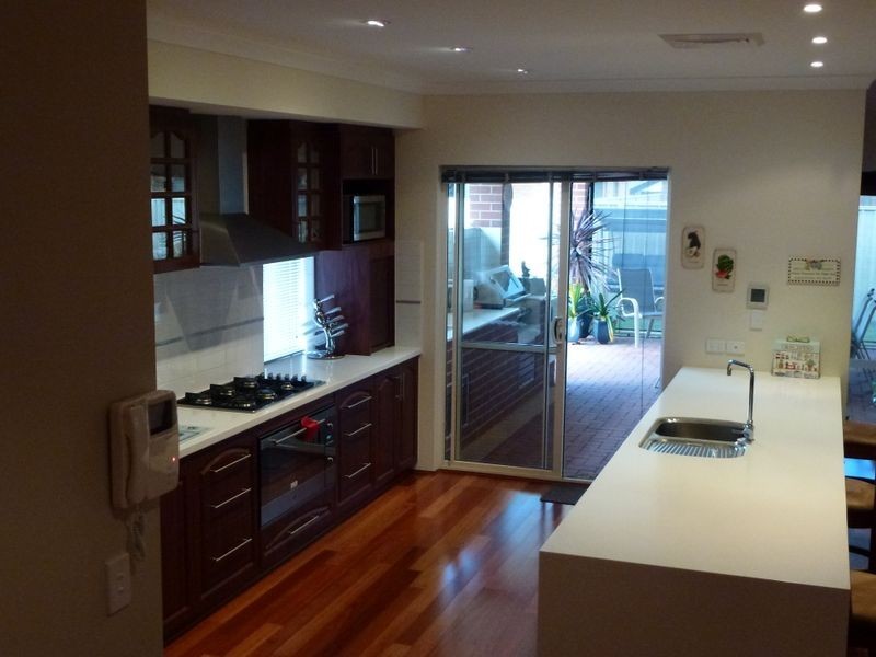 8 Emmet Parkway, Canning Vale WA 6155