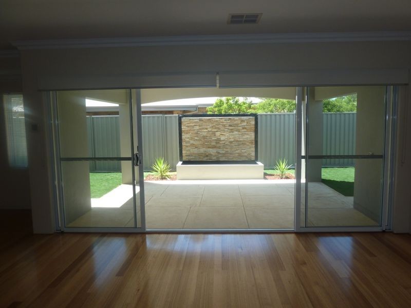 20 Columbia Parkway, Piara Waters WA 6112