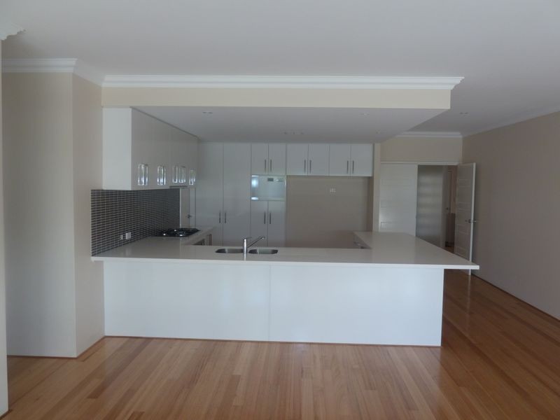20 Columbia Parkway, Piara Waters WA 6112
