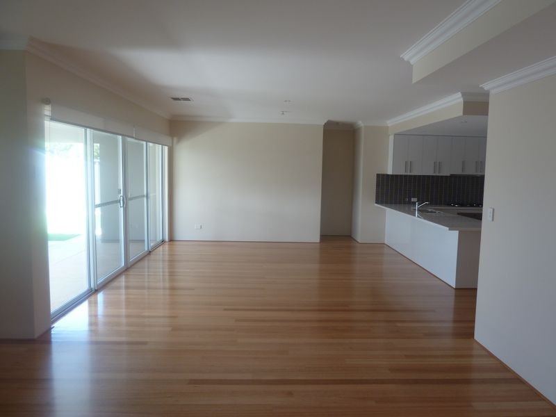 20 Columbia Parkway, Piara Waters WA 6112