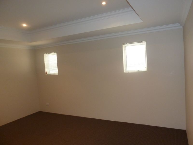 20 Columbia Parkway, Piara Waters WA 6112