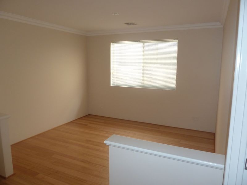 20 Columbia Parkway, Piara Waters WA 6112