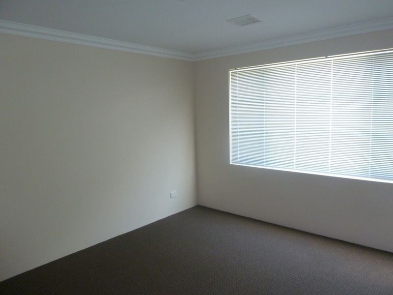 20 Columbia Parkway, Piara Waters WA 6112