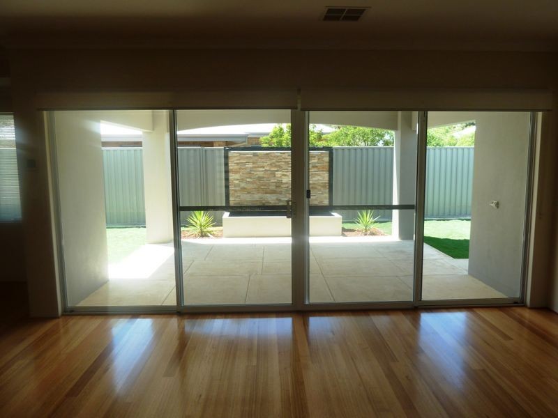 20 Columbia Parkway, Piara Waters WA 6112