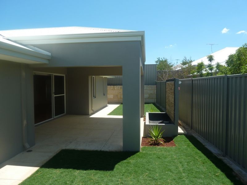 20 Columbia Parkway, Piara Waters WA 6112