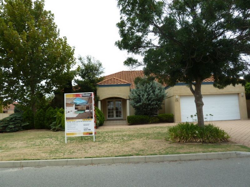 24 Central Park Avenue, Canning Vale WA 6155