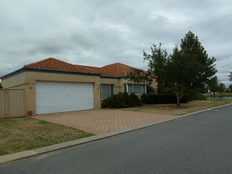24 Central Park Avenue, Canning Vale WA 6155