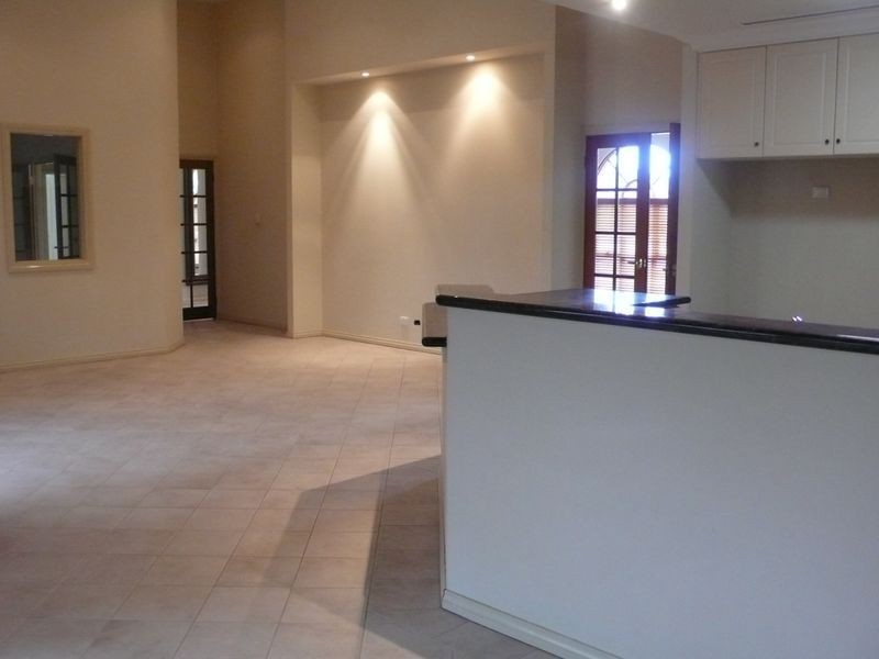 51 Central Park Avenue, Canning Vale WA 6155