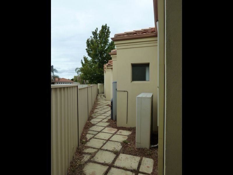 51 Central Park Avenue, Canning Vale WA 6155