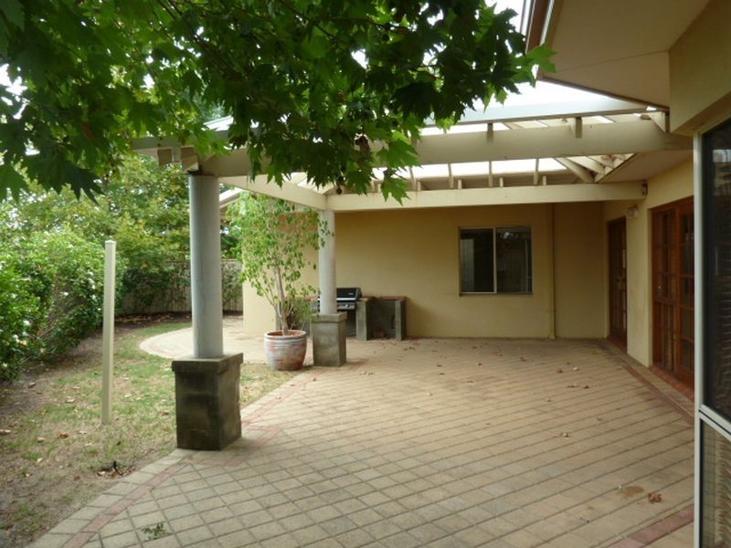 51 Central Park Avenue, Canning Vale WA 6155