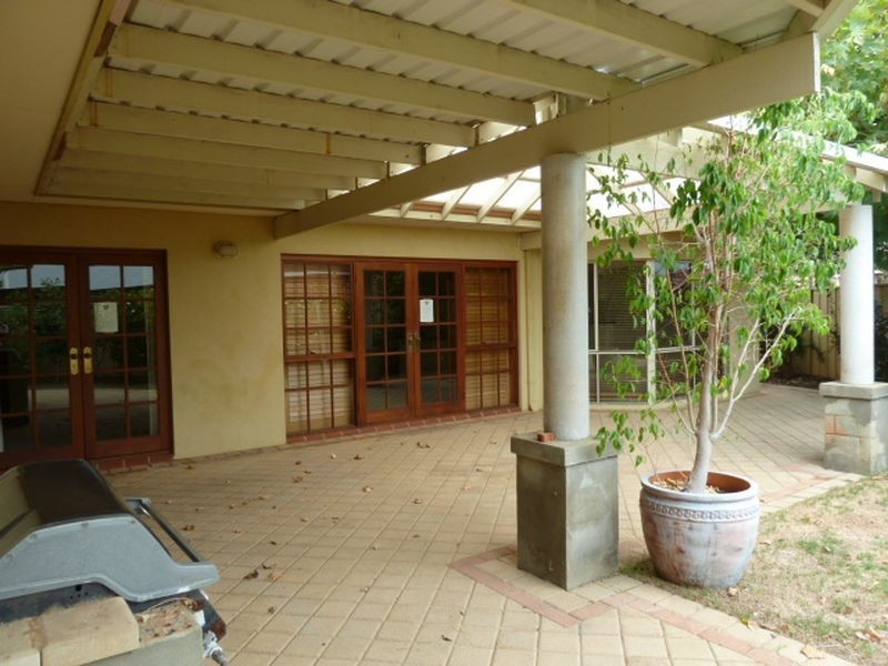 51 Central Park Avenue, Canning Vale WA 6155