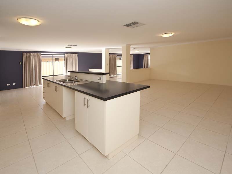 3 Casablanca Avenue, Southern River WA 6110