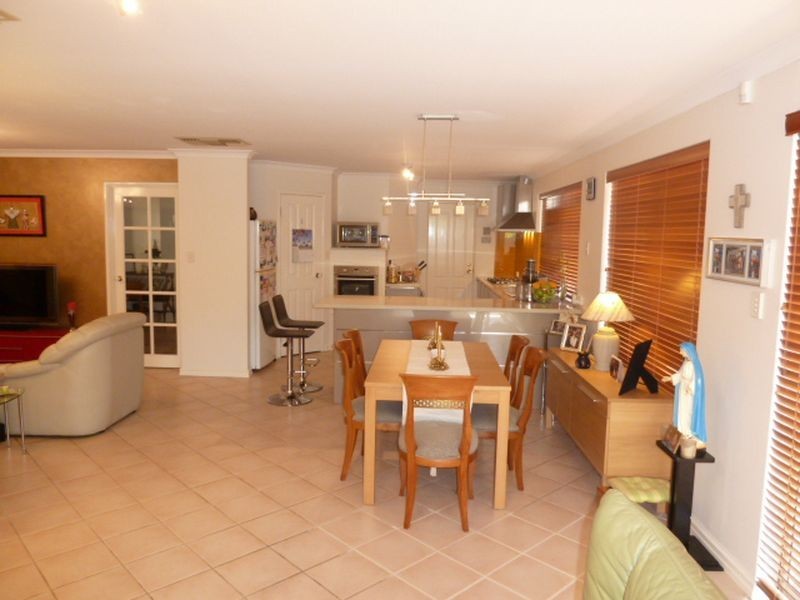 3 Woodspring Trail, Canning Vale WA 6155