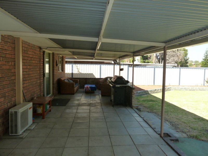 71 Lyrebird Way, Thornlie WA 6108