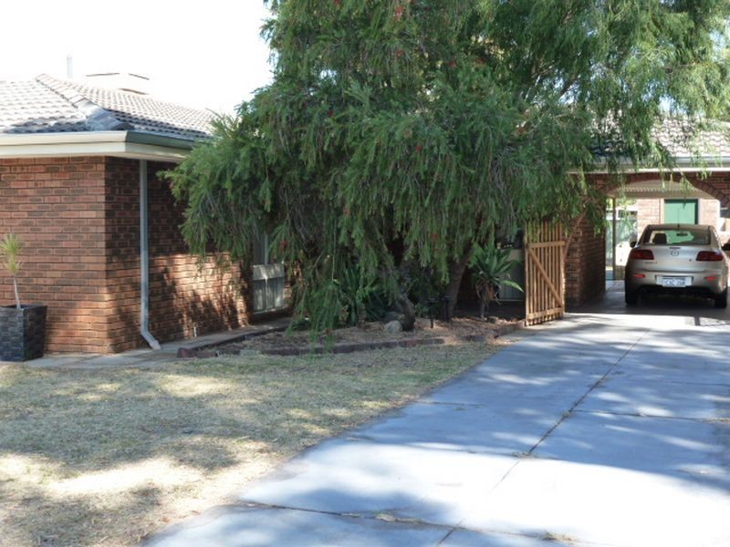 71 Lyrebird Way, Thornlie WA 6108