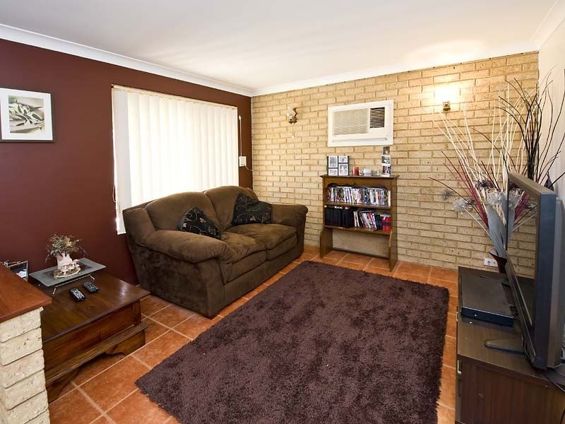 4 Isaacs Court, Huntingdale WA 6110