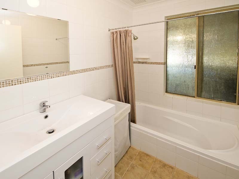 4 Isaacs Court, Huntingdale WA 6110