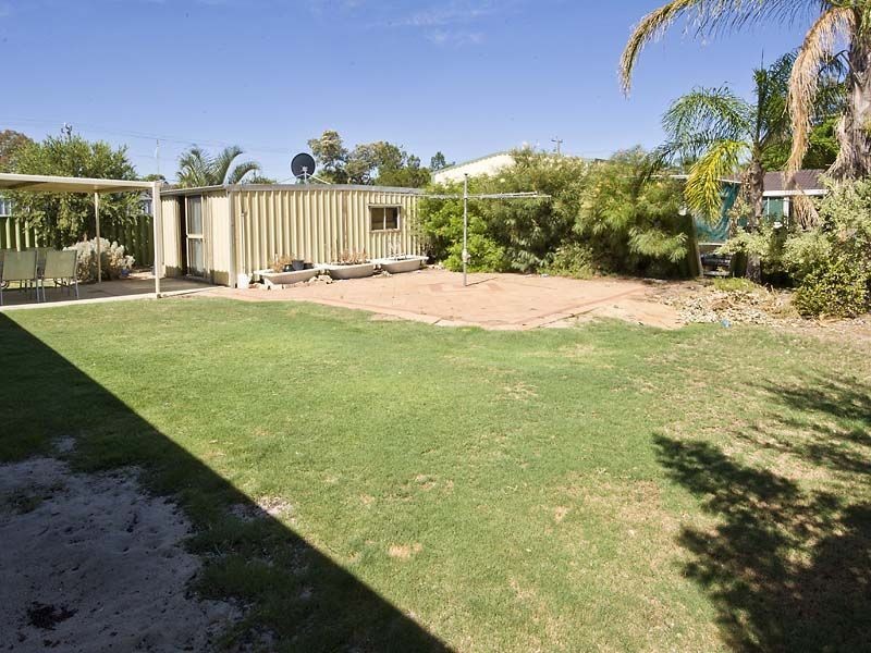 4 Isaacs Court, Huntingdale WA 6110