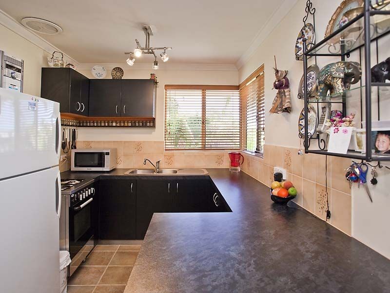 2 Lance Court, Thornlie WA 6108