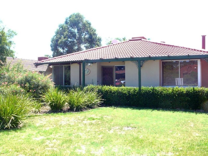 29 Jacobsen Way, Thornlie WA 6108