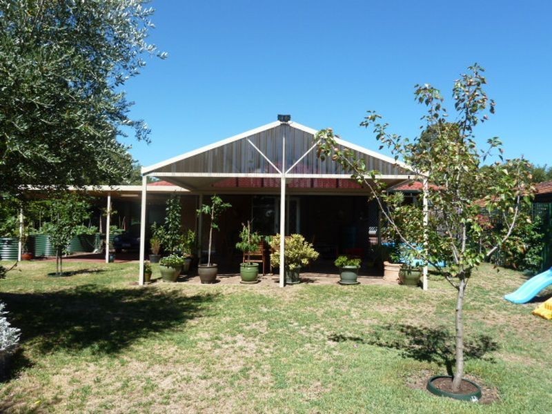 29 Jacobsen Way, Thornlie WA 6108