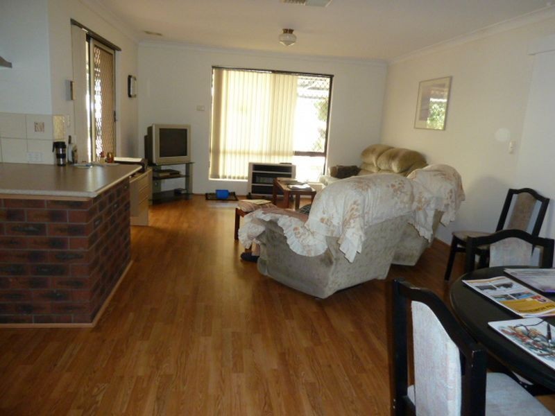 26 Sovereign Drive, Thornlie WA 6108